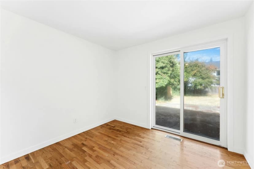 Property photo for 12220 Ne 73rd Street, Kirkland photo 14