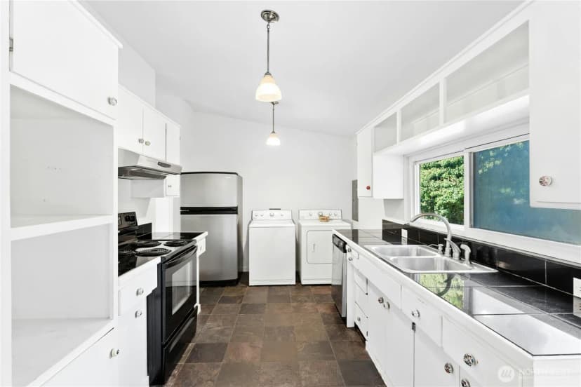 Property photo for 12220 Ne 73rd Street, Kirkland photo 7