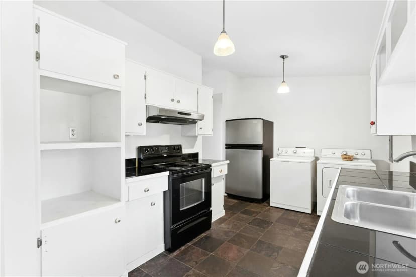 Property photo for 12220 Ne 73rd Street, Kirkland photo 8