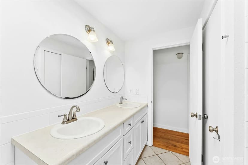 Property photo for 12220 Ne 73rd Street, Kirkland photo 18