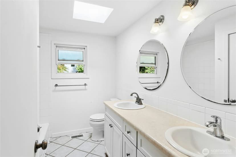 Property photo for 12220 Ne 73rd Street, Kirkland photo 16