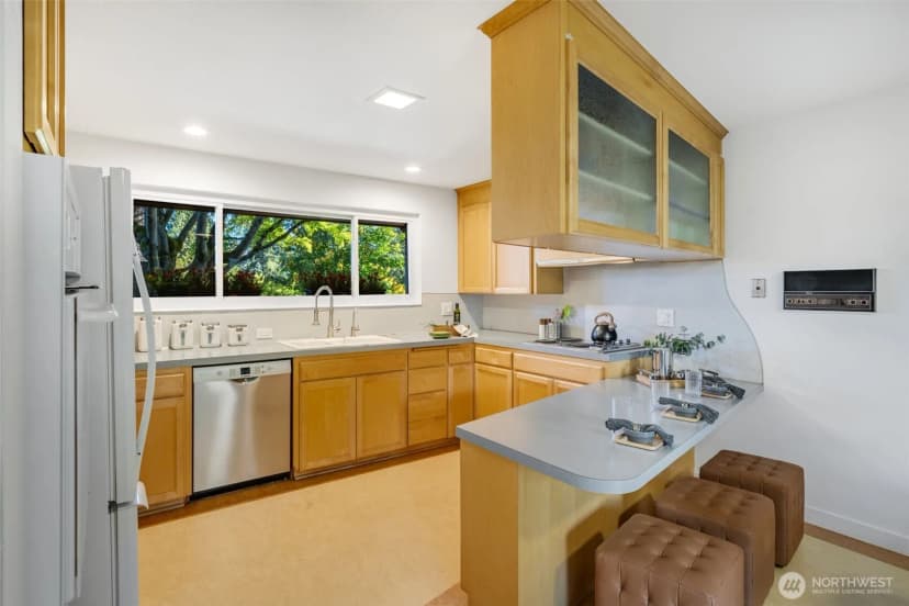 Property photo for 6309 Ne 156th Street, Kenmore photo 17