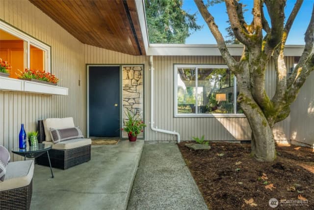 Property photo for 6309 Ne 156th Street, Kenmore photo 4