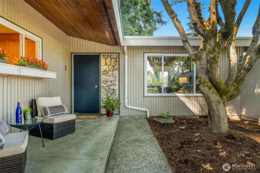 Property photo for 6309 Ne 156th Street, Kenmore photo 4