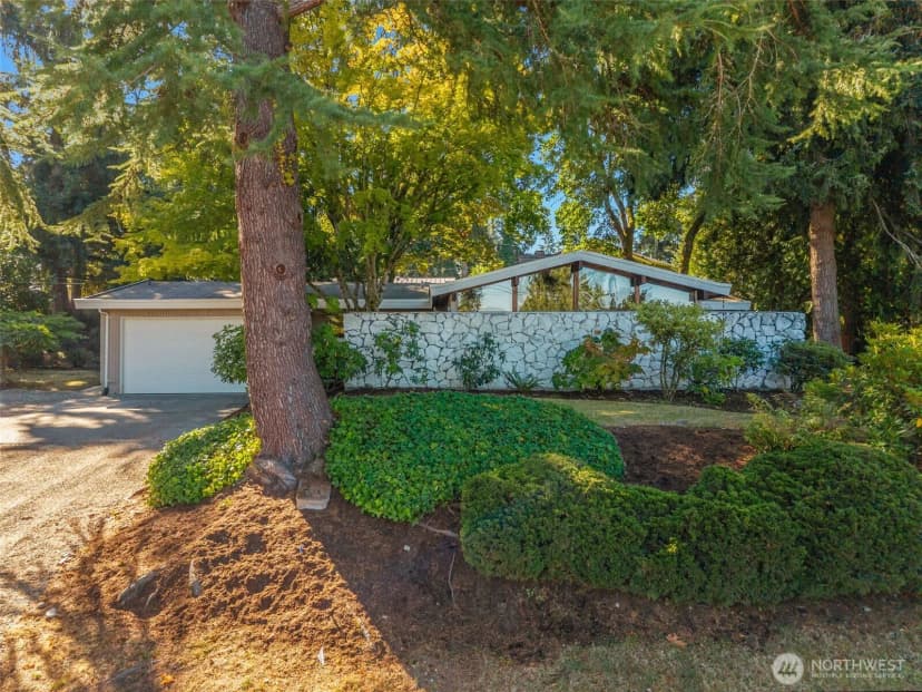Property photo for 6309 Ne 156th Street, Kenmore photo 2