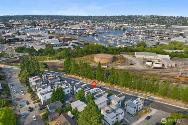 Property photo for 3817 Gilman Avenue W, Seattle photo 2