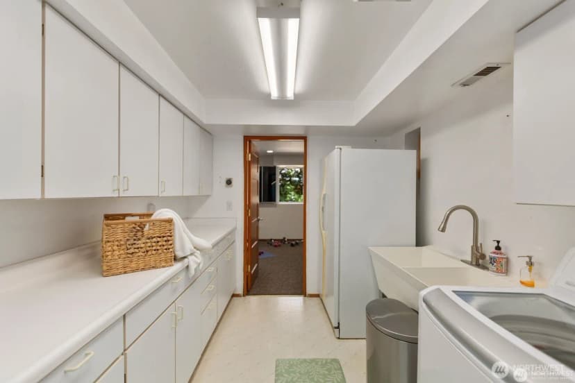 Property photo for 8618 Ne 143rd Street, Kirkland photo 27