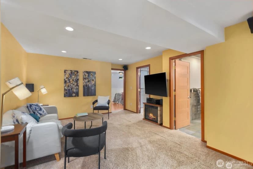 Property photo for 8618 Ne 143rd Street, Kirkland photo 16