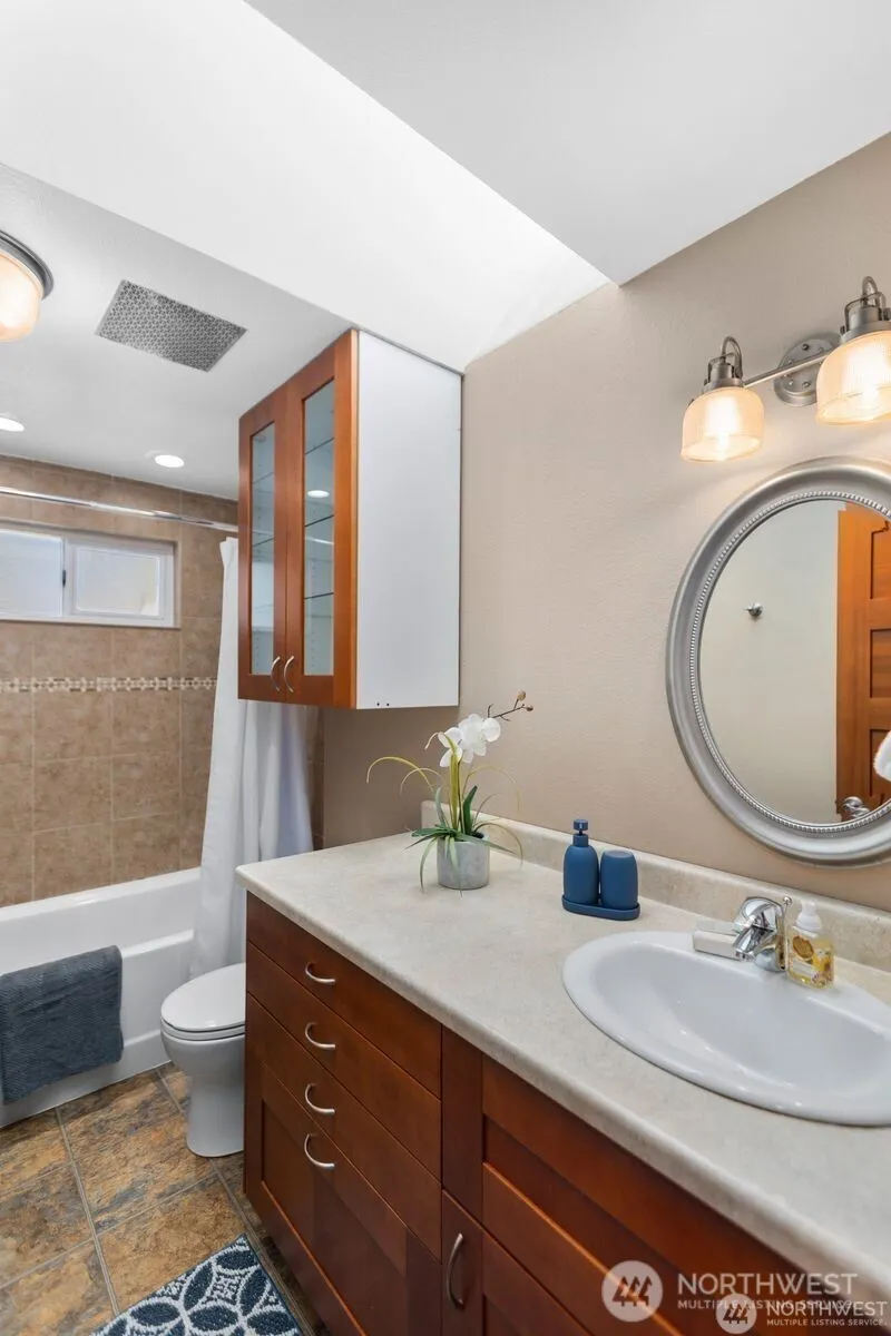 Property photo for 8618 Ne 143rd Street, Kirkland photo 29