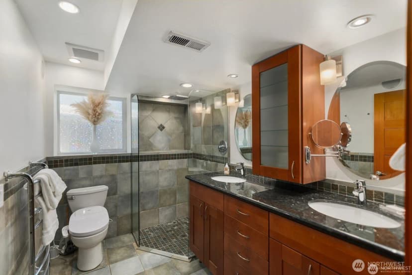 Property photo for 8618 Ne 143rd Street, Kirkland photo 36