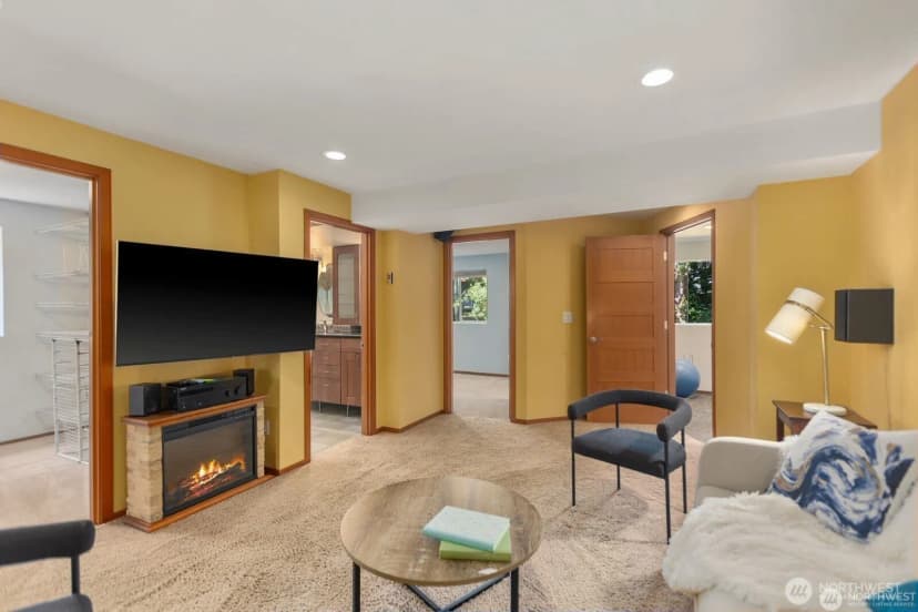 Property photo for 8618 Ne 143rd Street, Kirkland photo 14