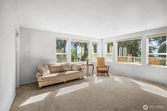 Property photo for 10707 47th Street E, Edgewood photo 4