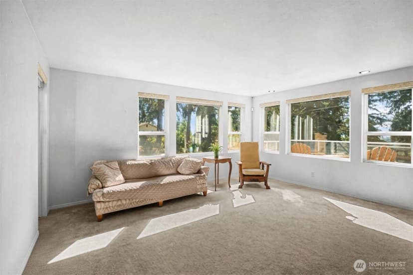 Property photo for 10707 47th Street E, Edgewood photo 4