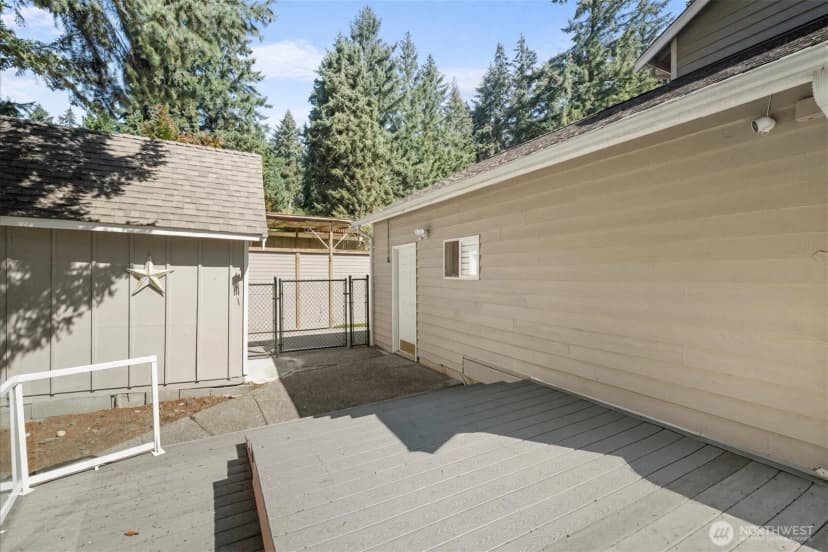 Property photo for 10707 47th Street E, Edgewood photo 29