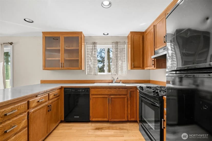 Property photo for 10707 47th Street E, Edgewood photo 11