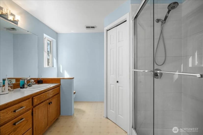 Property photo for 10707 47th Street E, Edgewood photo 18