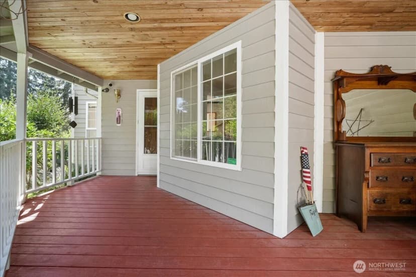 Property photo for 10707 47th Street E, Edgewood photo 3