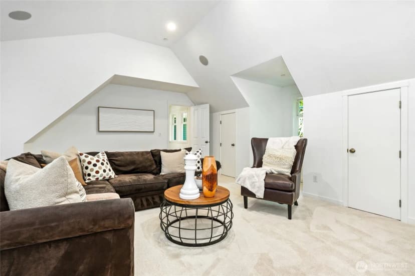 Property photo for 1406 218th Avenue Ne, Sammamish photo 21