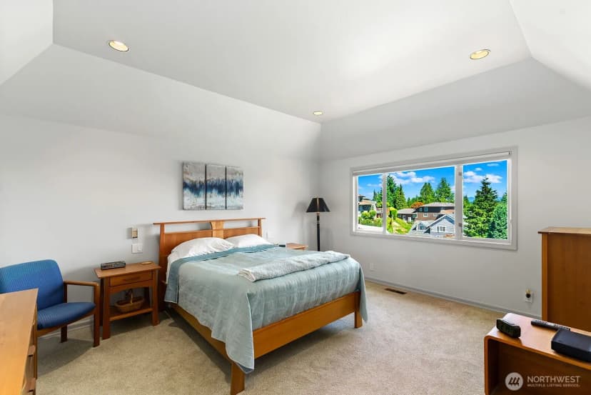 Property photo for 19004 64th Avenue Ne, Kenmore photo 19