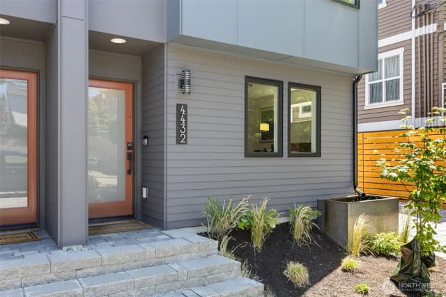 Property photo for 4432 Dayton Avenue N, Seattle photo 5