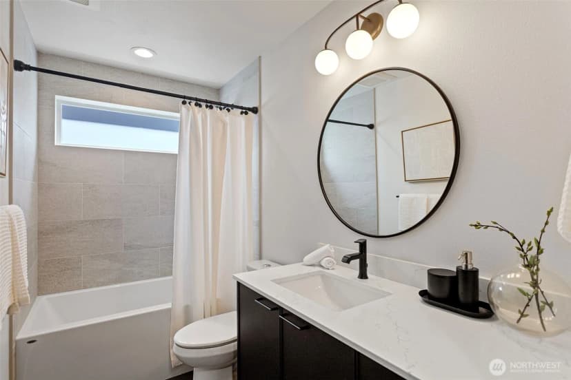 Property photo for 4432 Dayton Avenue N, Seattle photo 9