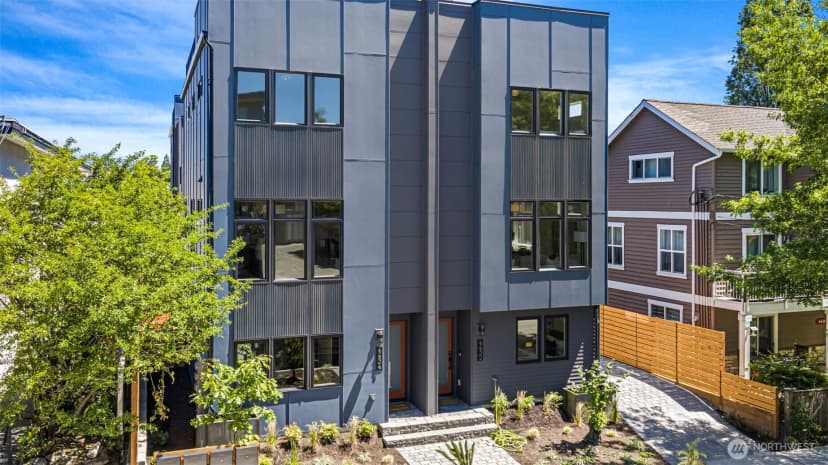 Property photo for 4432 Dayton Avenue N, Seattle photo 3