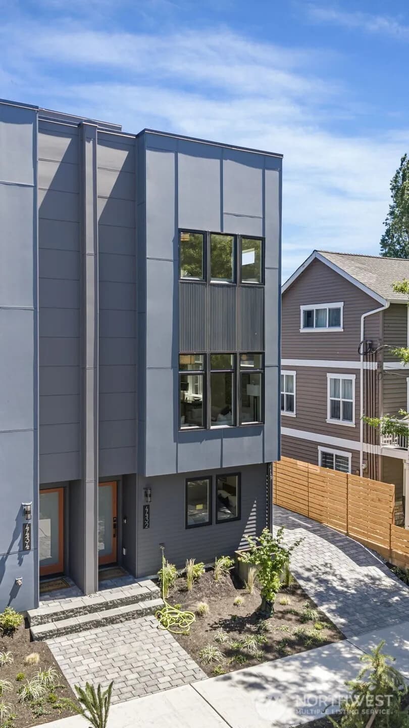 Property photo for 4432 Dayton Avenue N, Seattle photo 4