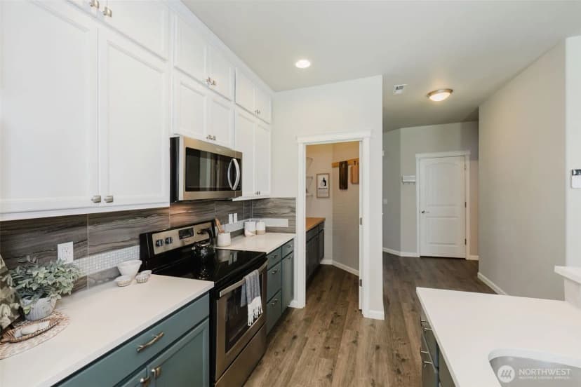 Property photo for 2381 Puget Sound Boulevard, Bremerton photo 14