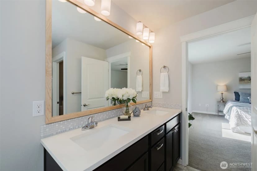 Property photo for 2381 Puget Sound Boulevard, Bremerton photo 31