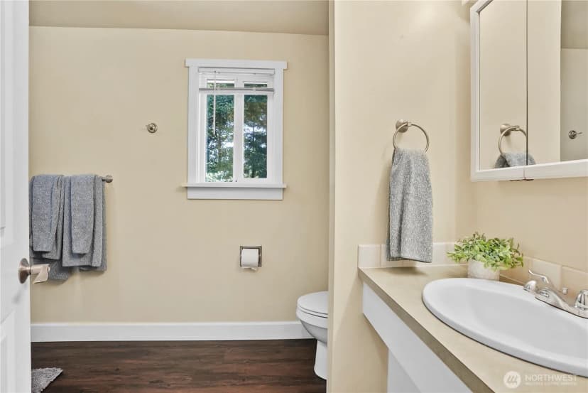 Property photo for 8003 Ne 203rd Street, Kenmore photo 30
