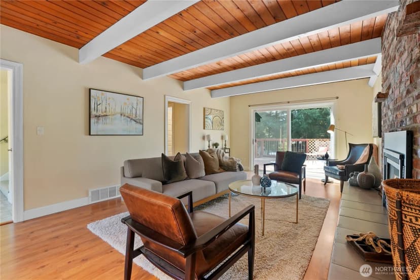 Property photo for 8003 Ne 203rd Street, Kenmore photo 5