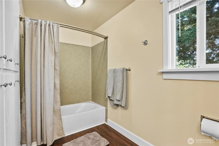 Property photo for 8003 Ne 203rd Street, Kenmore photo 31