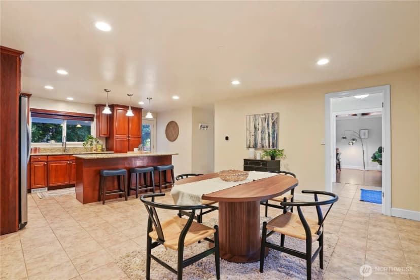 Property photo for 8003 Ne 203rd Street, Kenmore photo 7