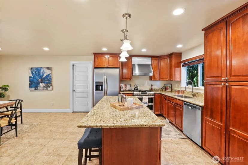 Property photo for 8003 Ne 203rd Street, Kenmore photo 21