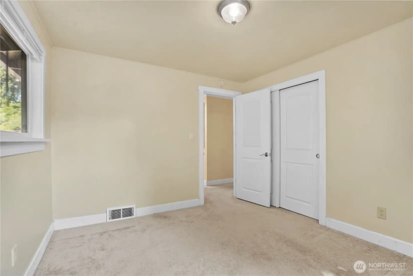Property photo for 8003 Ne 203rd Street, Kenmore photo 29