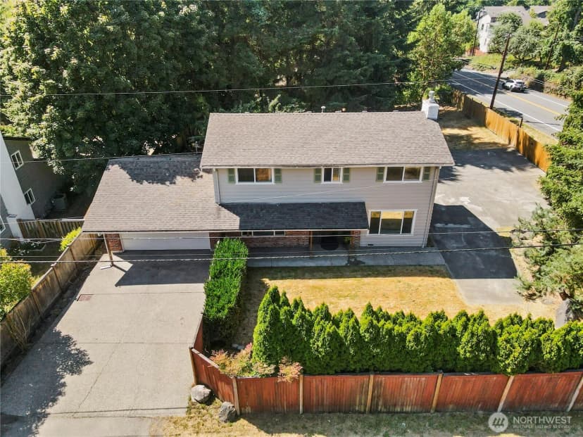 Property photo for 8003 Ne 203rd Street, Kenmore photo 39