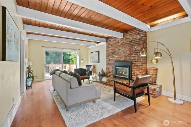 Property photo for 8003 Ne 203rd Street, Kenmore photo 2