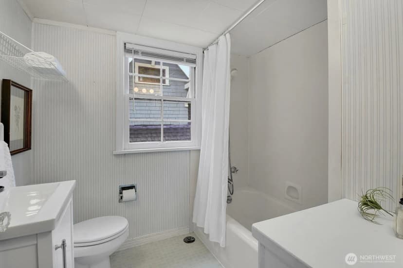 Property photo for 622 22nd Avenue E, Seattle photo 17