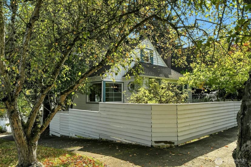 Property photo for 622 22nd Avenue E, Seattle photo 30
