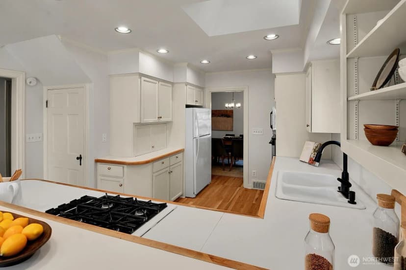 Property photo for 622 22nd Avenue E, Seattle photo 10