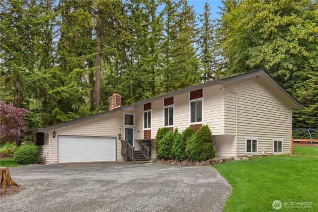 Property photo for 19122 181st Avenue Ne, Woodinville photo 2