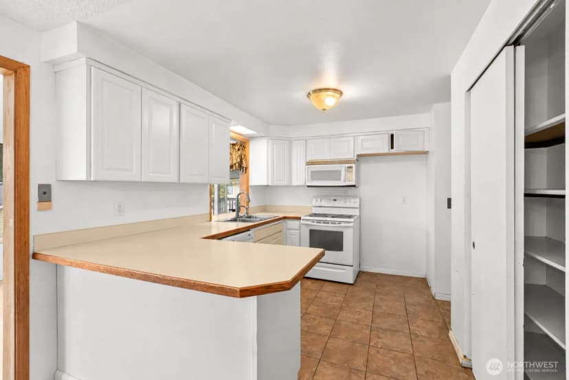 Property photo for 13708 Se 268th Street, Kent photo 4