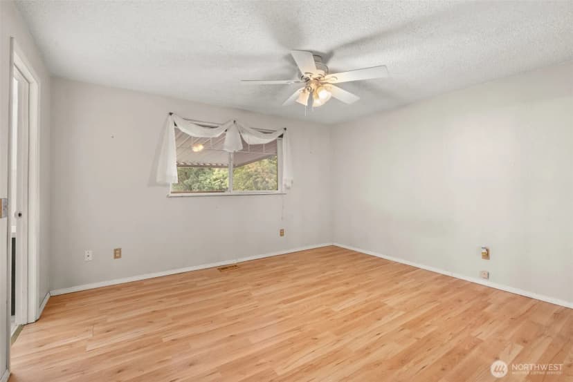 Property photo for 13708 Se 268th Street, Kent photo 8