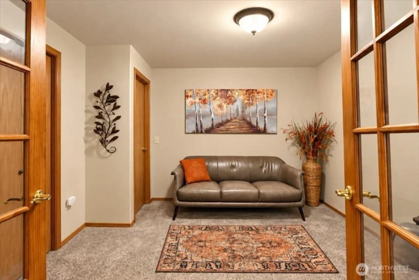 Property photo for 18316 Cedarbough Loop, Arlington photo 3