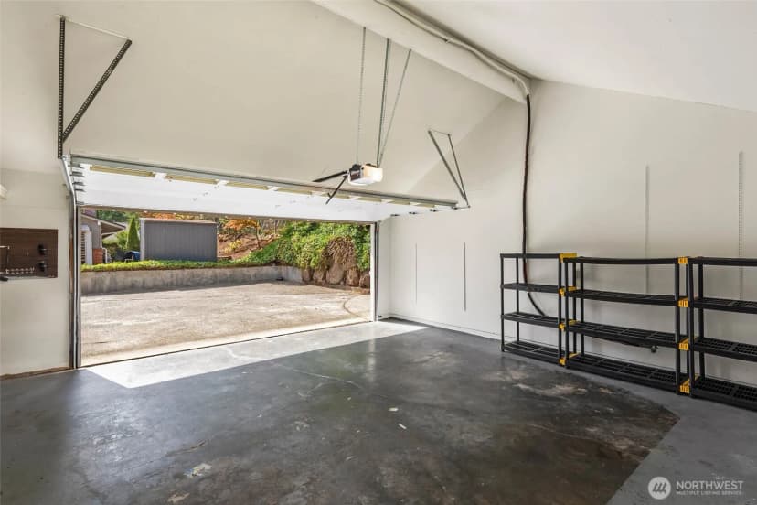 Property photo for 1635 180th Avenue Ne, Bellevue photo 15