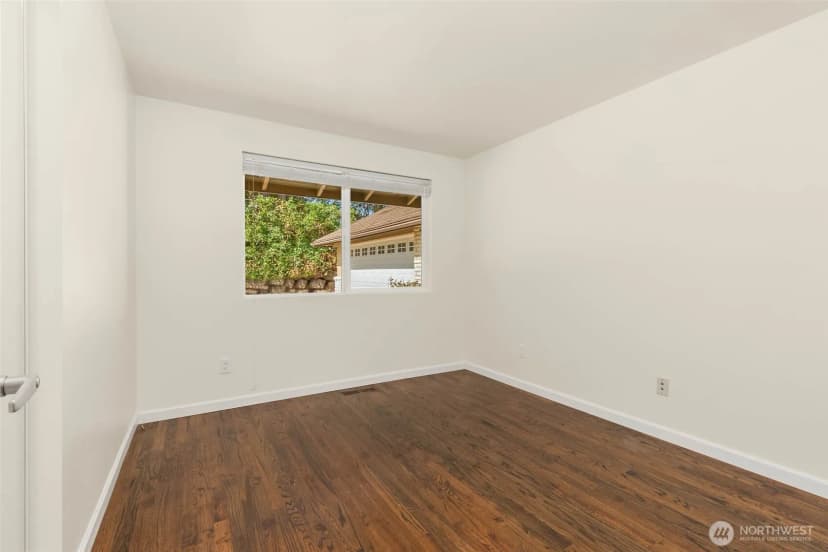 Property photo for 1635 180th Avenue Ne, Bellevue photo 13