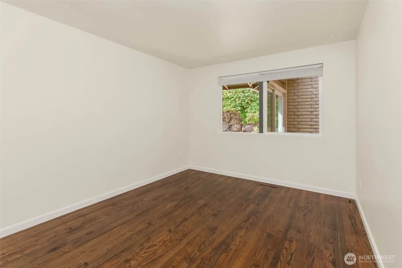 Property photo for 1635 180th Avenue Ne, Bellevue photo 11