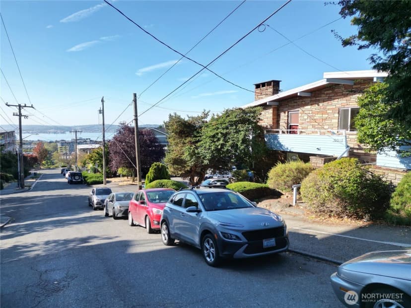 Property photo for 1001 1st Avenue N, Seattle photo 6