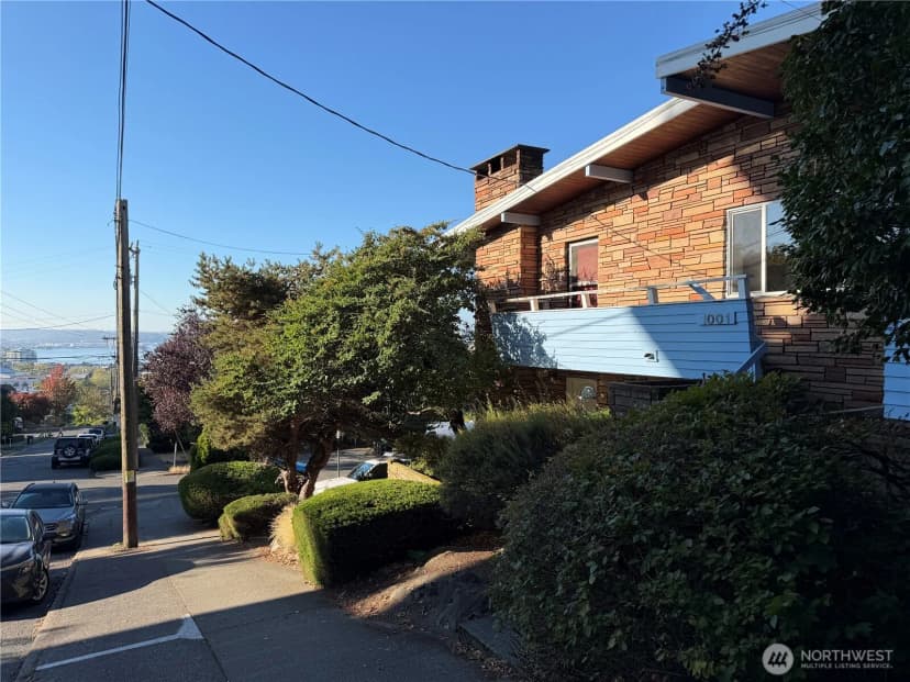 Property photo for 1001 1st Avenue N, Seattle photo 12