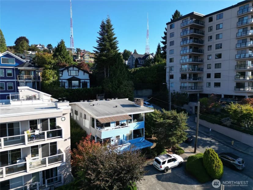 Property photo for 1001 1st Avenue N, Seattle photo 11